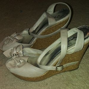 Nude wedges